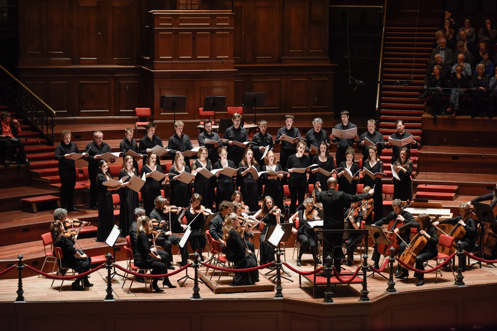 Stephen Layton conducting Polyphony and Britten Sinfonia, concert of 28 February 2015 (Pärt: Berliner Messe), Concertgebouw, Amsterdam. Arvo Pärt project