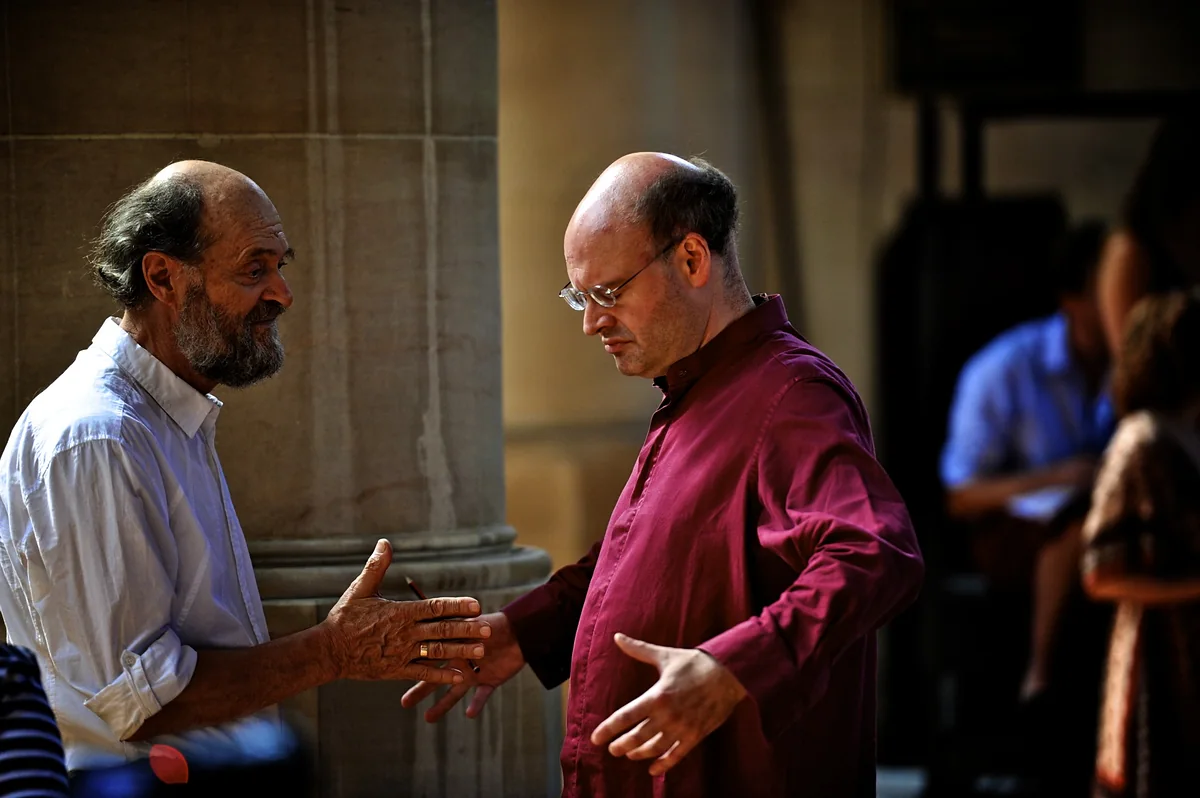 Arvo Pärt in Stephen Layton v pogovoru, snemanje plošče Choral Works, All Hallows, Gospel Oak, London, 1. avgusta 2013
