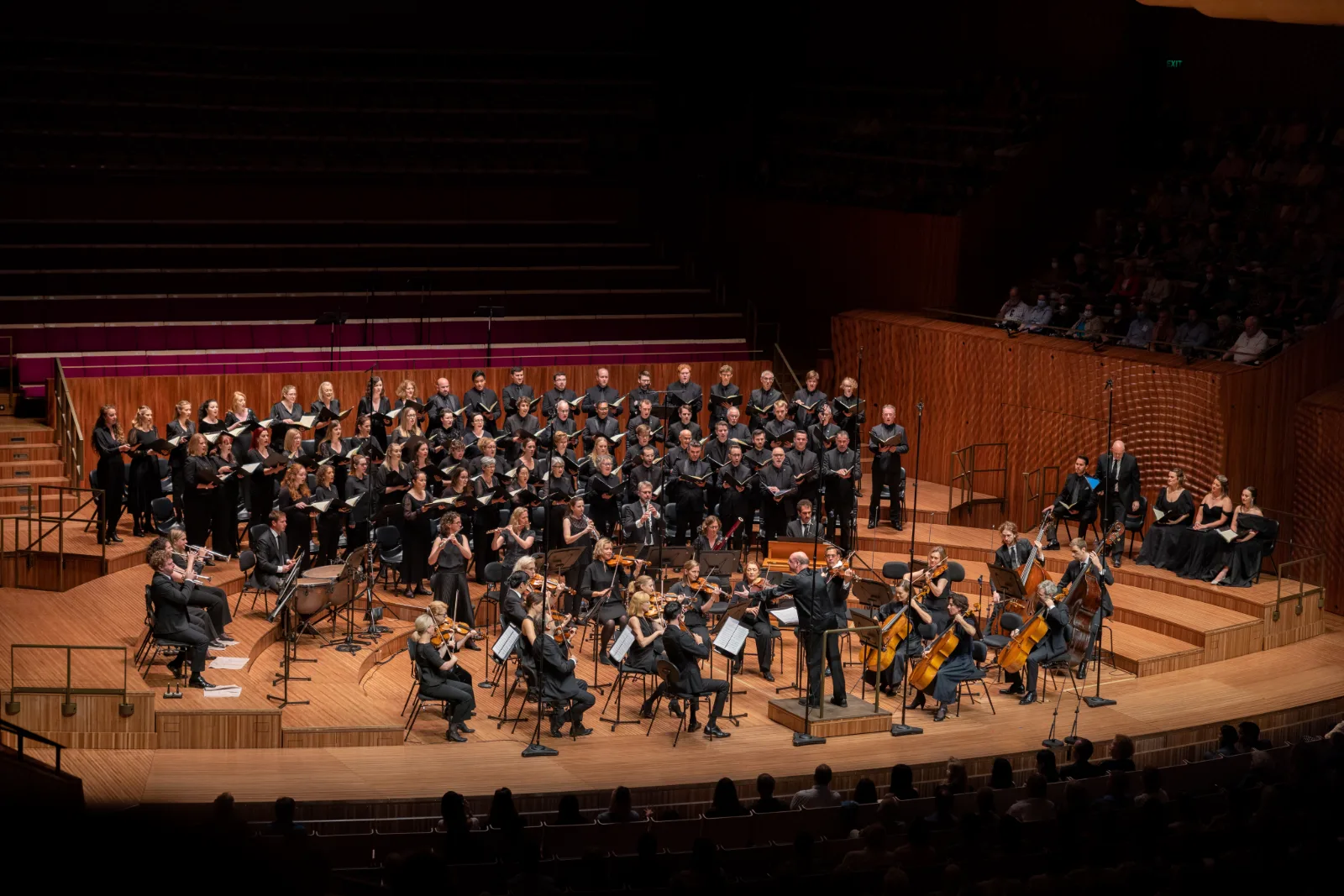 Bach's Magnificat in D: Stephen Layton with the Sydney Symphony Orchestra and Sydney Philharmonia Choirs, Concert Hall, Sydney Opera House, 31 March 2023